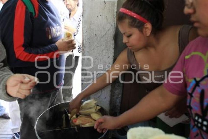 VENTA DE TAMALES. DÍA DE LA CANDELARIA