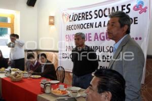 LÍDERES SOCIALES A FAVOR DE ENRIQUE AGÜERA