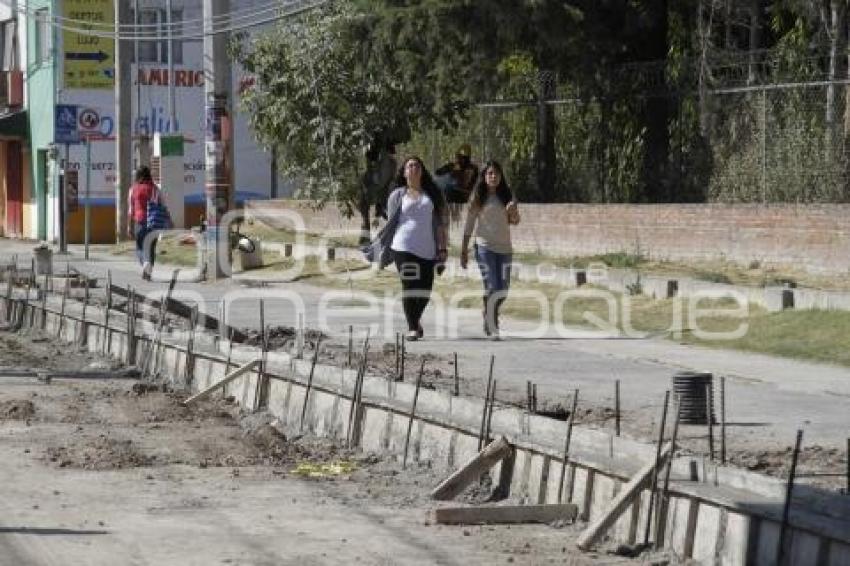 OBRAS EN CAMINO REAL A CHOLULA