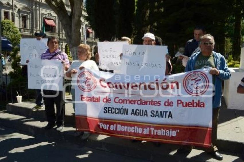 MANIFESTACIÓN TRABAJADORES AGUA SANTA