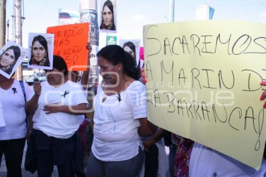 MANIFESTACIÓN FRENTE AL PRI