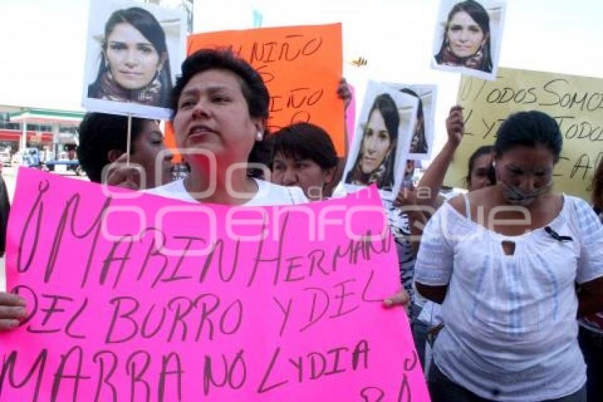 MANIFESTACIÓN FRENTE AL PRI