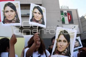 MANIFESTACIÓN FRENTE AL PRI