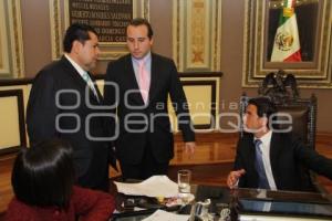 BANCADA PRIÍSTA ABANDONA PLENO EN EL CONGRESO