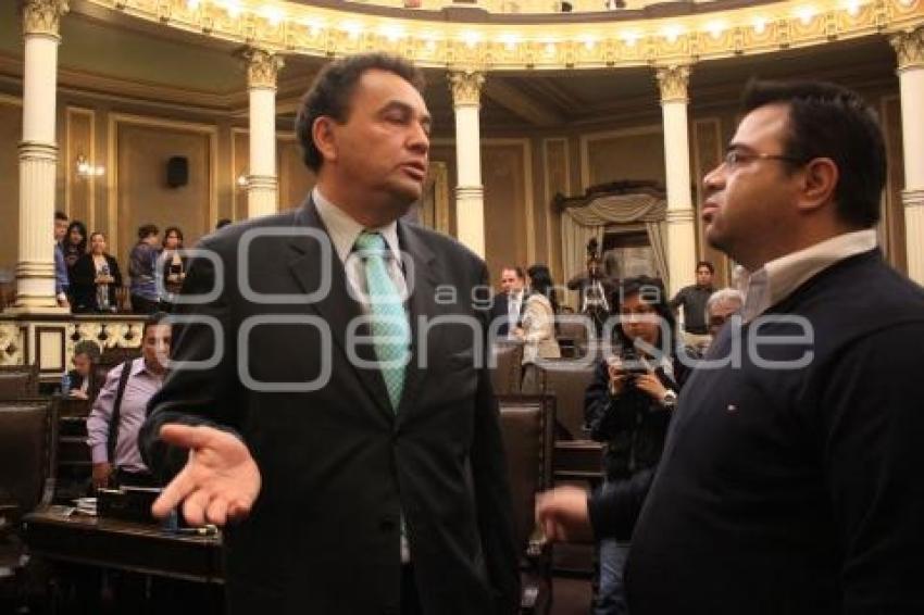 BANCADA PRIÍSTA ABANDONA PLENO EN EL CONGRESO