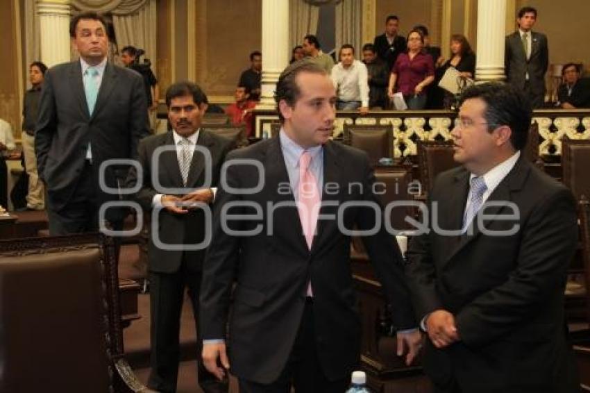 BANCADA PRIÍSTA ABANDONA PLENO EN EL CONGRESO