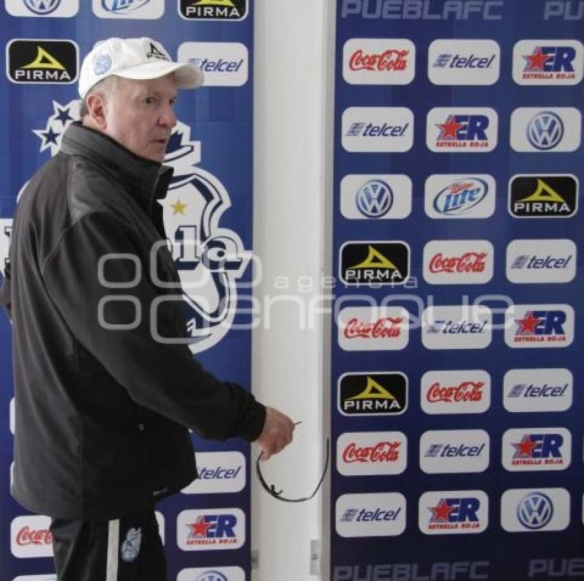 MANUEL LAPUENTE . PUEBLA FC