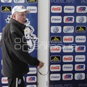 MANUEL LAPUENTE . PUEBLA FC