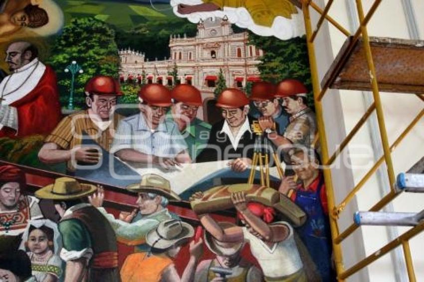 RETIRAN A MARÍN DE MURAL DEL AYUNTAMIENTO