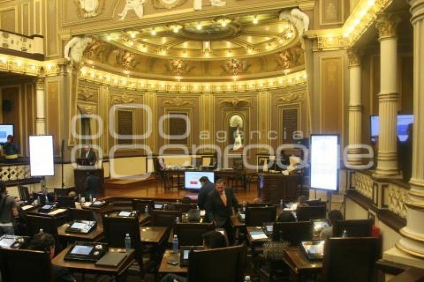 ROBERTO MOYA COMPARECIÓ ANTE EL CONGRESO