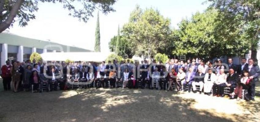 REUNIÓN ARZOBISPO DE PUEBLA INTEGRANTES USEM