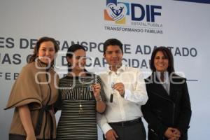 ENTREGA TRANSPORTE ADAPTADO DIF