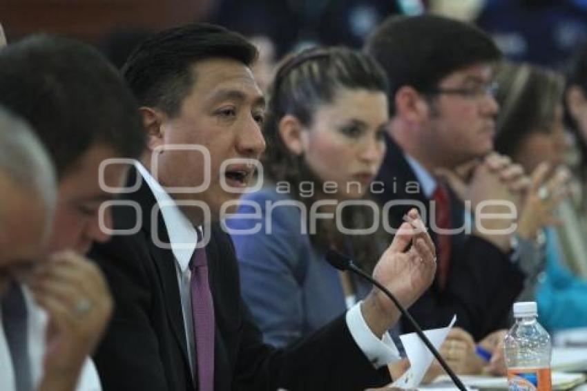 COMPARECENCIA AMADEO LARA
