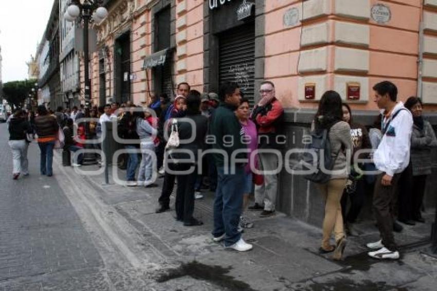 LARGA FILA PARA OBTENER BOLETOS DEL PRE MUNDIAL SUB 20