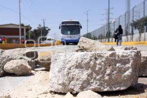 BLOQUEAN RUTA EN LA RIVERA ANAYA