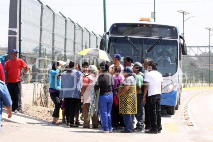 BLOQUEAN RUTA EN LA RIVERA ANAYA