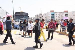 BLOQUEAN RUTA EN LA RIVERA ANAYA