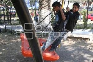 NIÑOS JUGANDO