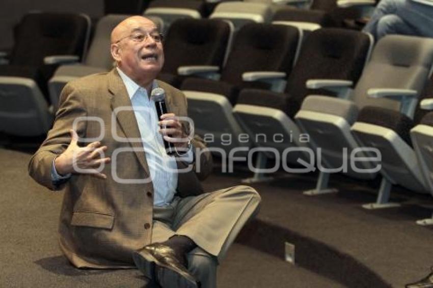 CONFERENCIA RUBÉN AGUILAR