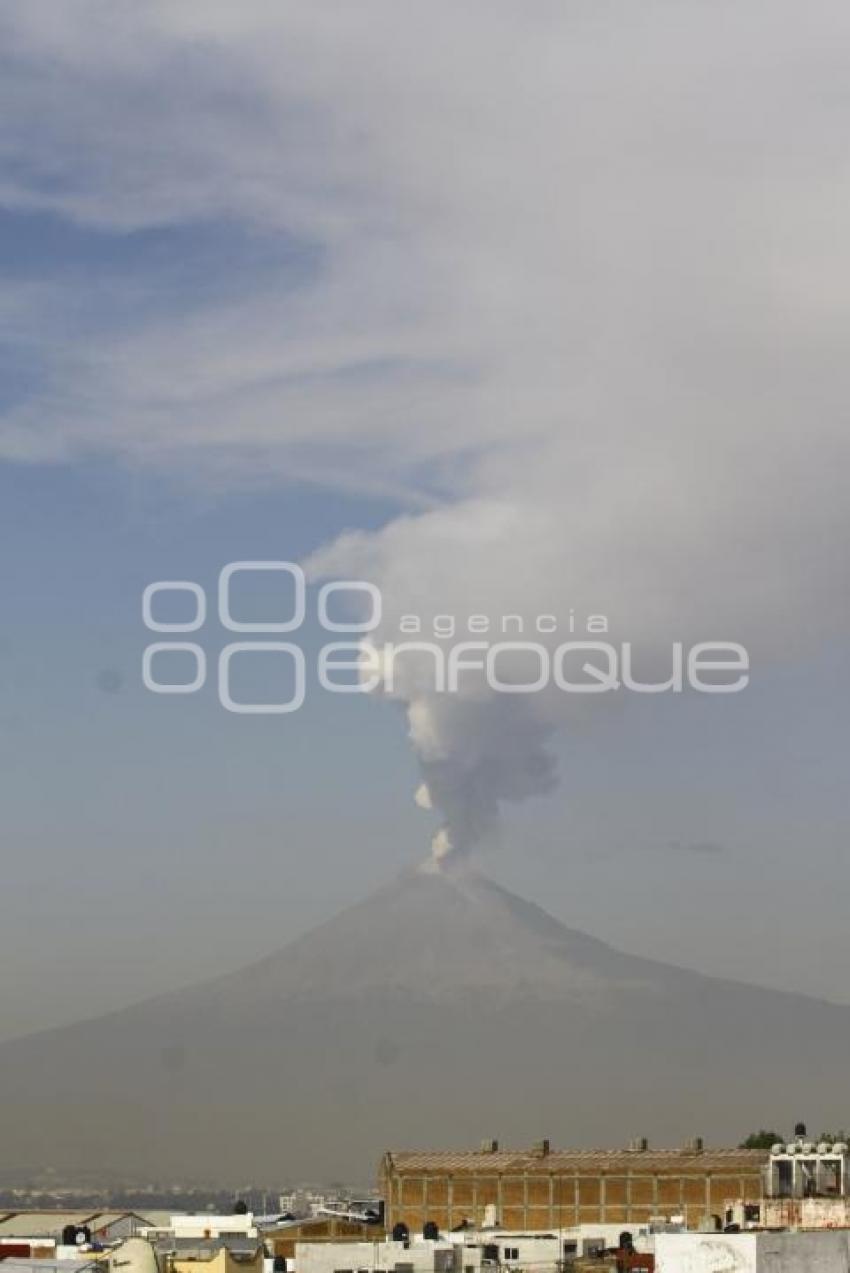 FUMAROLA DEL VOLCÁN POPOCATÉPETL