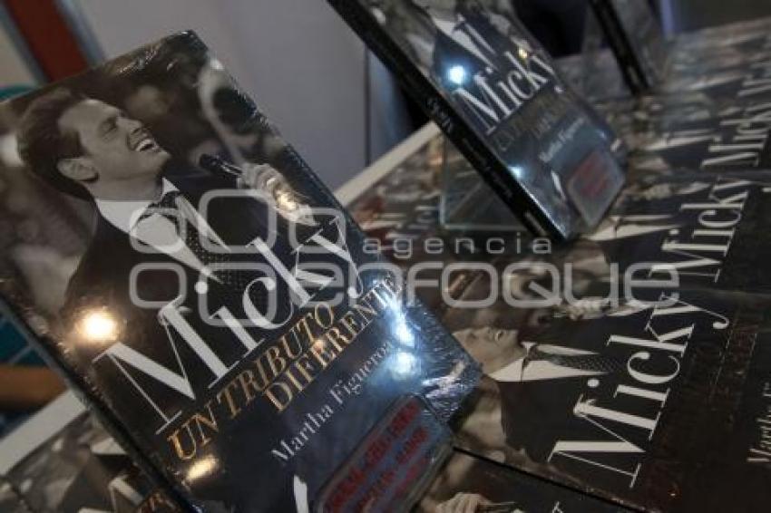 PRESENTA LIBRO SOBRE LA VIDA DE LUIS MIGUEL