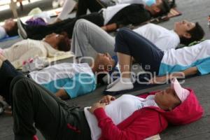 YOGA EN EL ZÓCALO