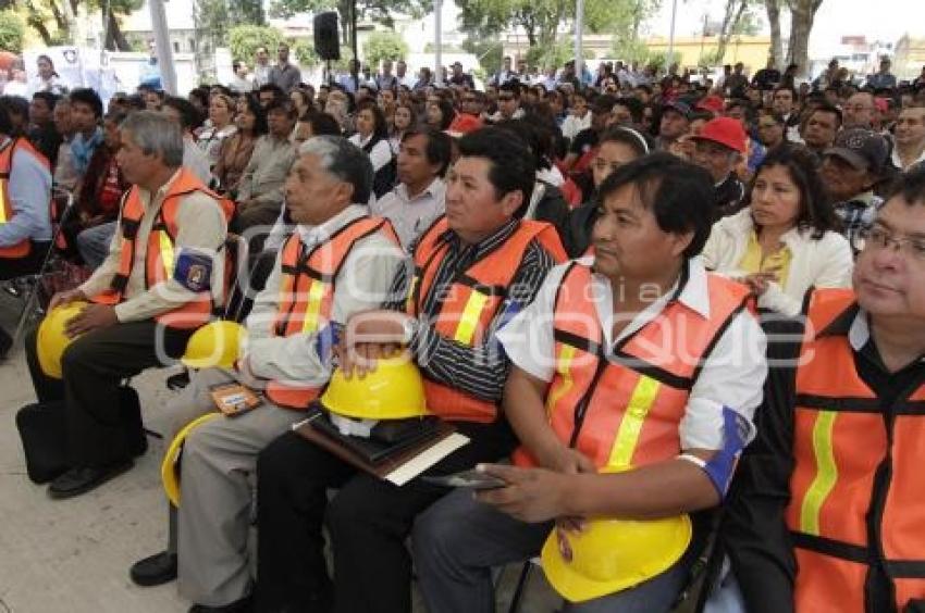 TOMA PROTESTA A COMITÉS DE PROTECCIÓN CIVIL FERNANDO MANZANILLA