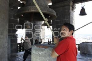 REPIQUE DE CAMPANAS EN CATEDRAL