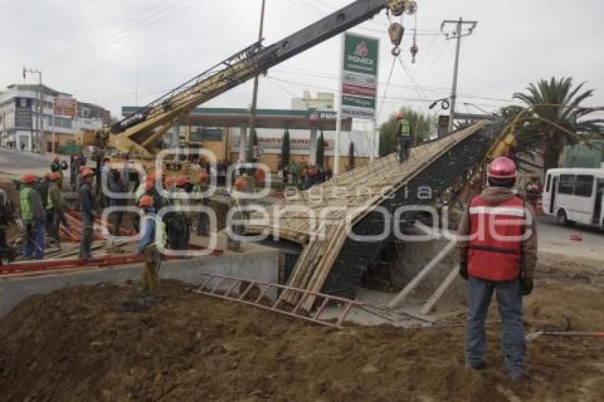 COLAPSA ESTRUCTURA . PUENTE