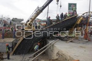 COLAPSA ESTRUCTURA . PUENTE