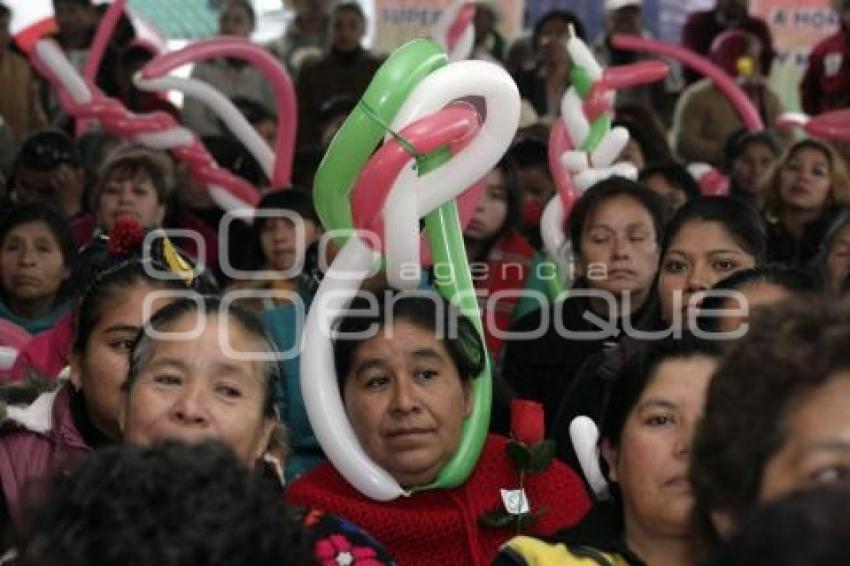 FESTEJA EL ONMPRI A LAS MUJERES