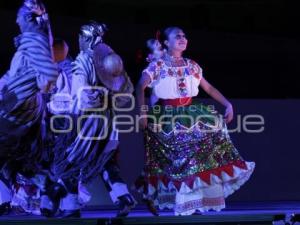 ESPECTÁCULO MULTIMEDIA . TIANGUIS TURÍSTICO