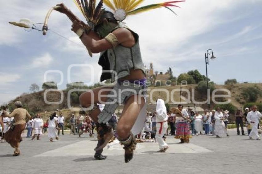 PIRÁMIDE DE CHOLULA . ENTRADA DE LA PRIMAVERA