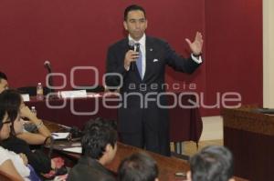 JAVIER LOZANO EN LA UPAEP