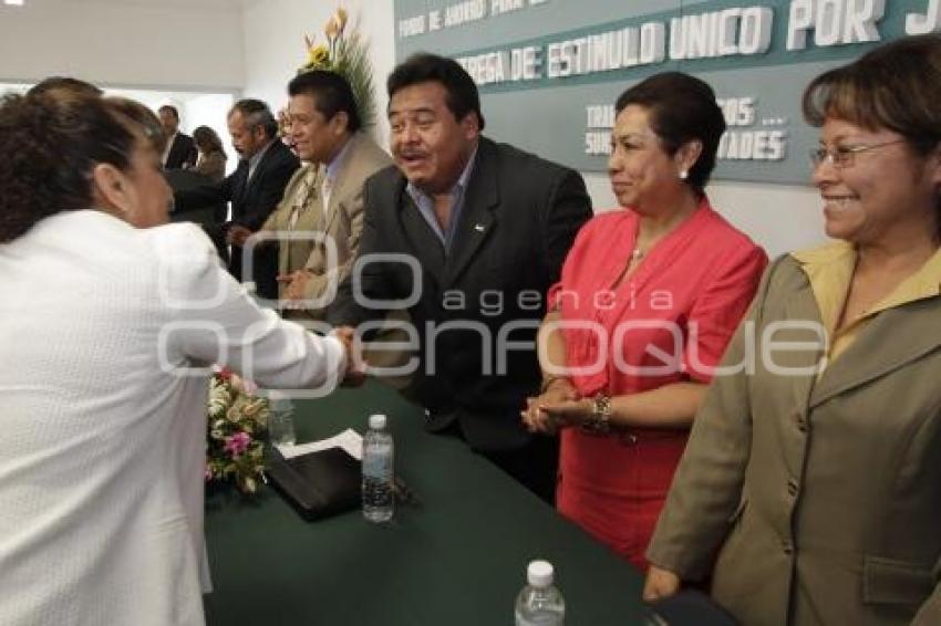 JORGE LUIS BARRERA DE LA ROSA . SNTE