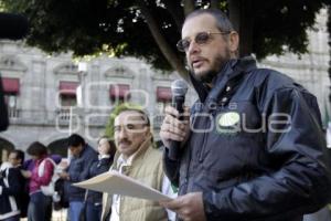 RECOLECTORES VOLUNTARIOS LIMPIAN EL ZÓCALO DE LA CIUDAD