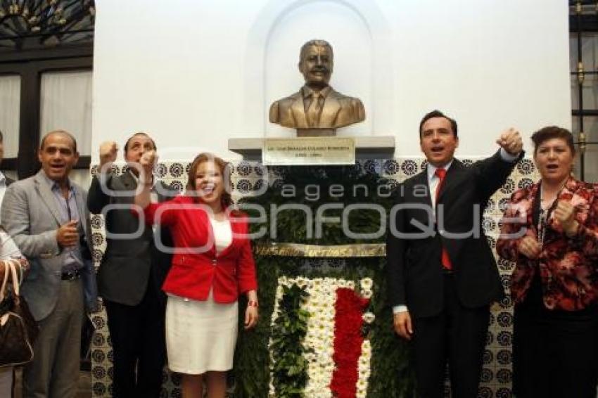 DEVELACIÓN BUSTO DE LUIS DONALDO COLOSIO