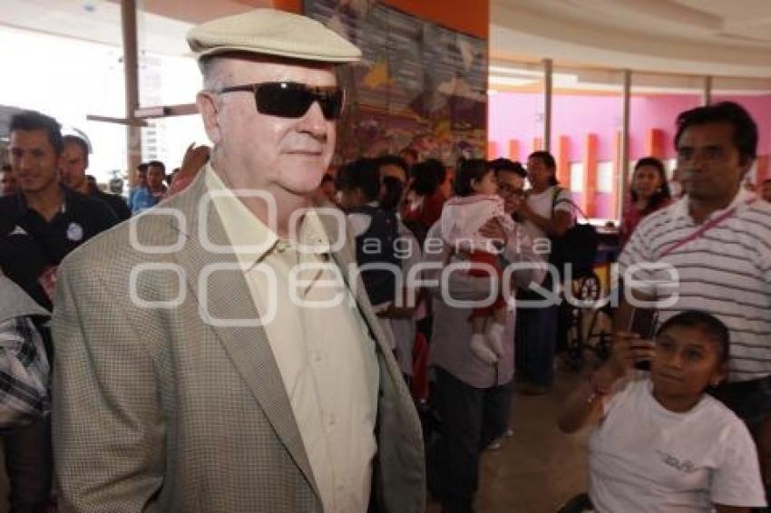 JUGADORES DEL PUEBLA VISITAN EL CRIT