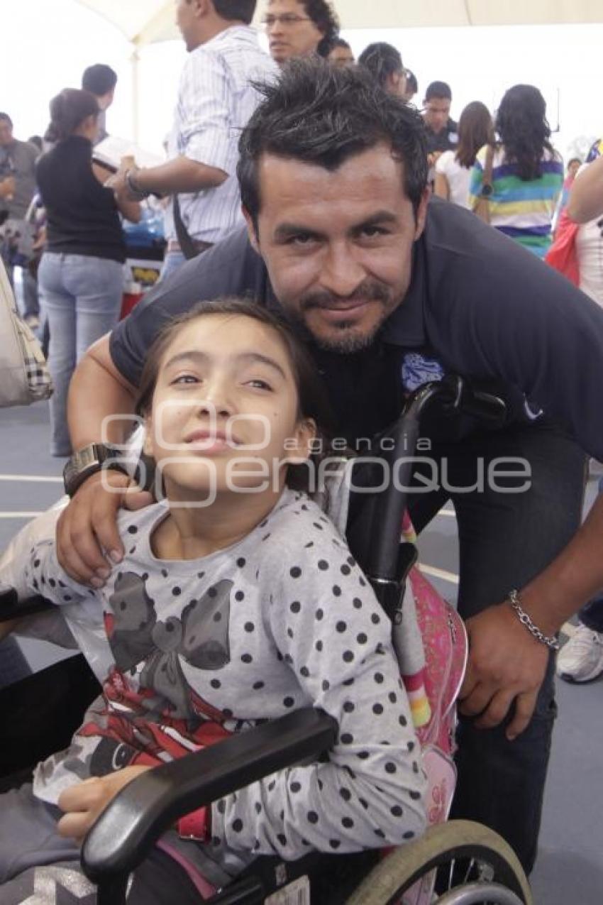 JUGADORES DEL PUEBLA VISITAN EL CRIT