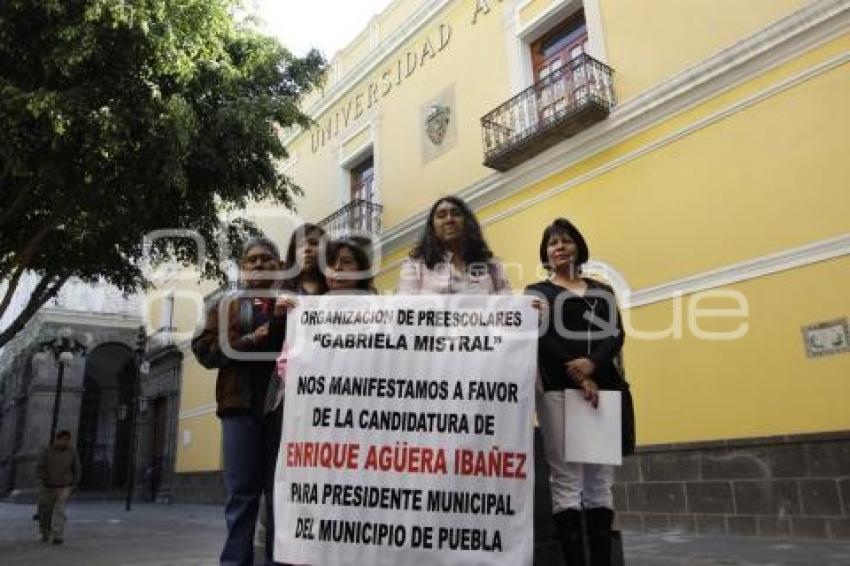 MAESTRAS DE PREESCOLAR A FAVOR DE ENRIQUE AGÜERA