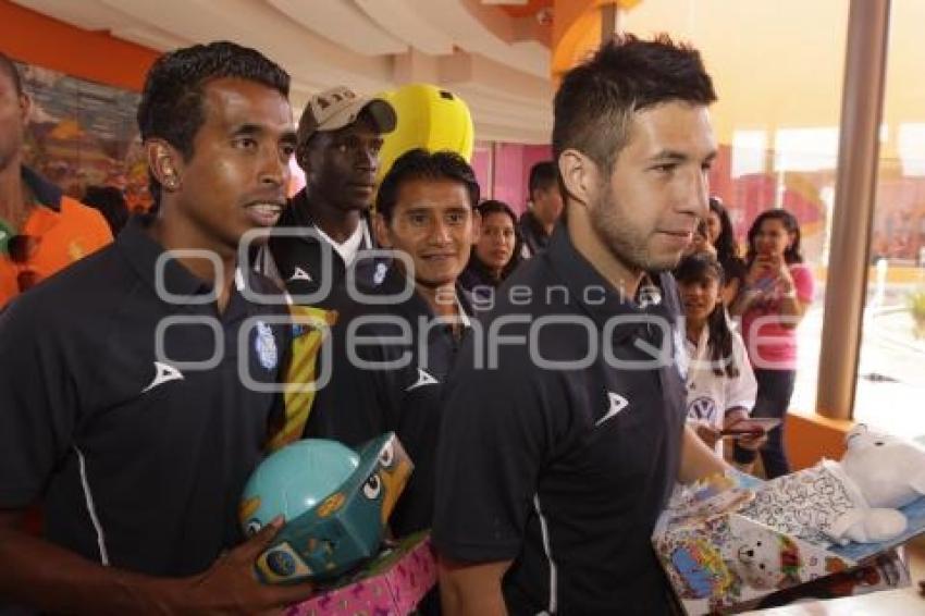 JUGADORES DEL PUEBLA VISITAN EL CRIT