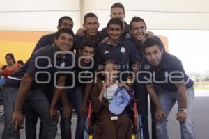 JUGADORES DEL PUEBLA VISITAN EL CRIT