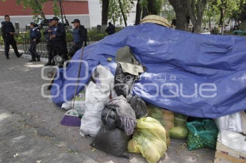 COLOCACIÓN DE PUESTOS EN EL CALVARIO