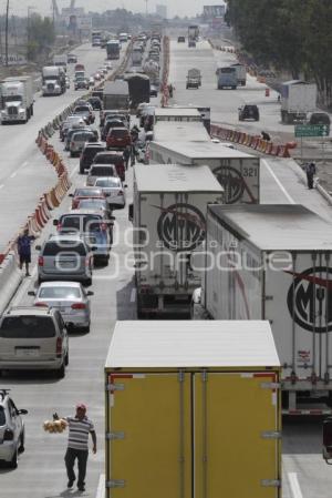 TRÁFICO EN AUTOPISTA MÉXICO PUEBLA