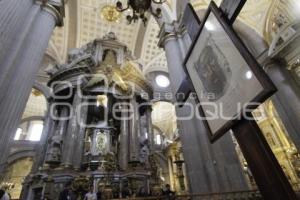 VIACRUCIS DENTRO DE CATEDRAL