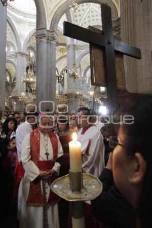 VIACRUCIS DENTRO DE CATEDRAL