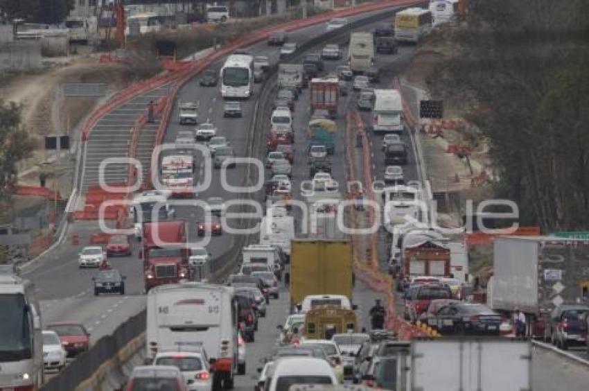 TRÁFICO EN AUTOPISTA MÉXICO PUEBLA