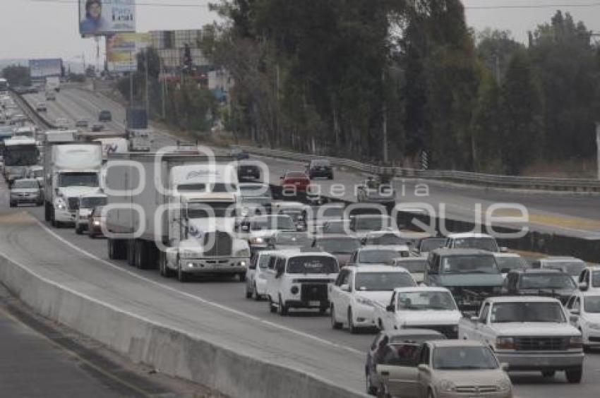 TRÁFICO EN AUTOPISTA MÉXICO PUEBLA