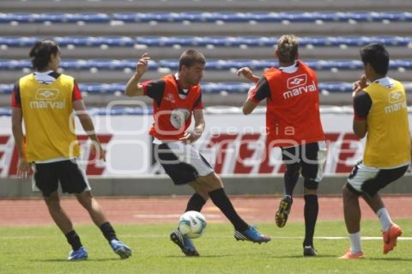 FUTBOL . ENTRENAMIENTO LOBOS