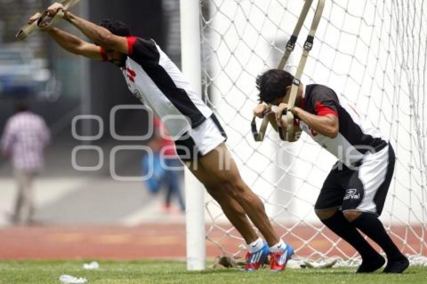 FUTBOL . ENTRENAMIENTO LOBOS